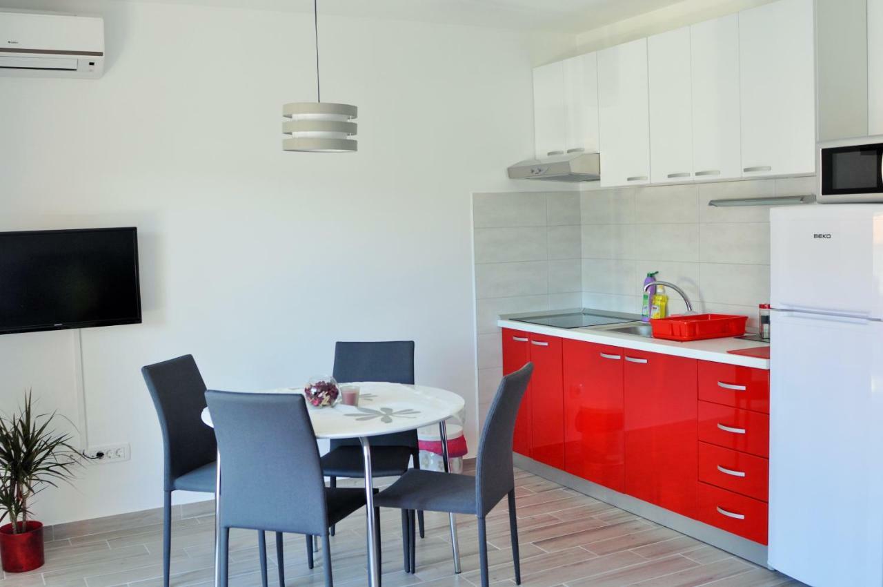 Apartments Zora 로고즈니차 외부 사진