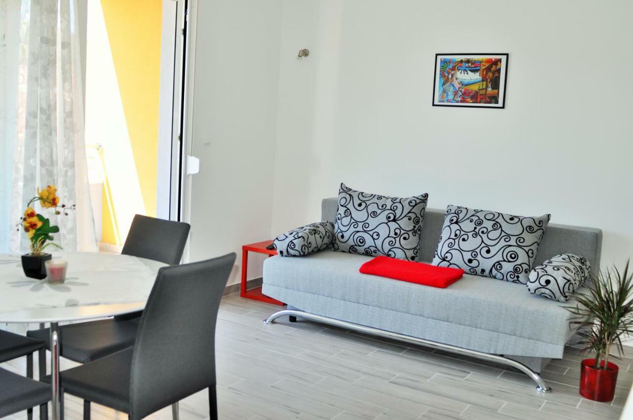 Apartments Zora 로고즈니차 외부 사진