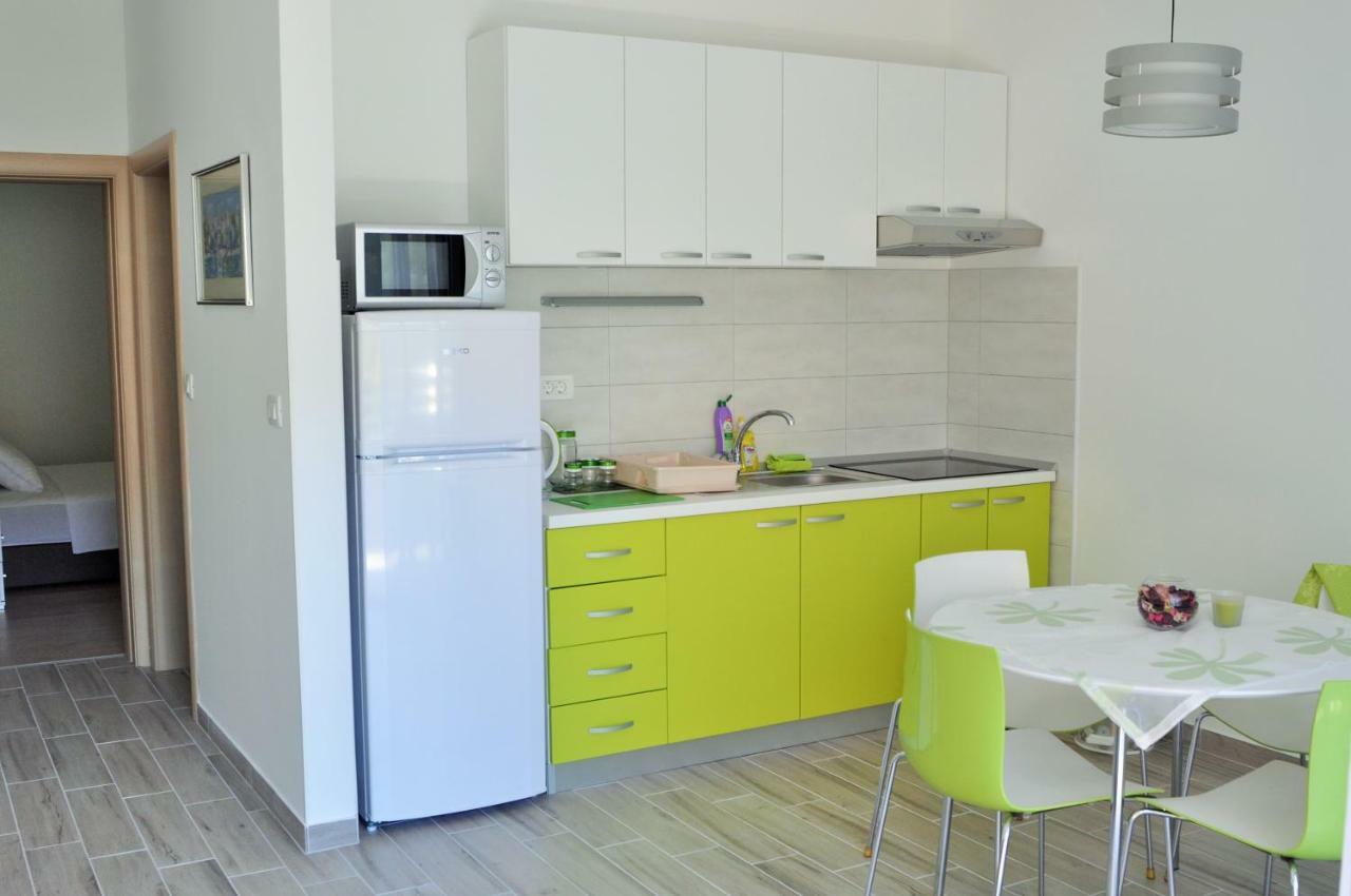 Apartments Zora 로고즈니차 외부 사진