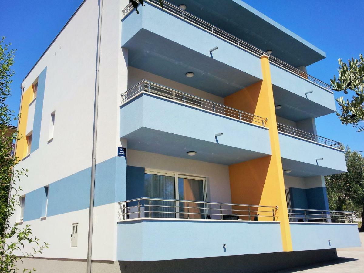 Apartments Zora 로고즈니차 외부 사진