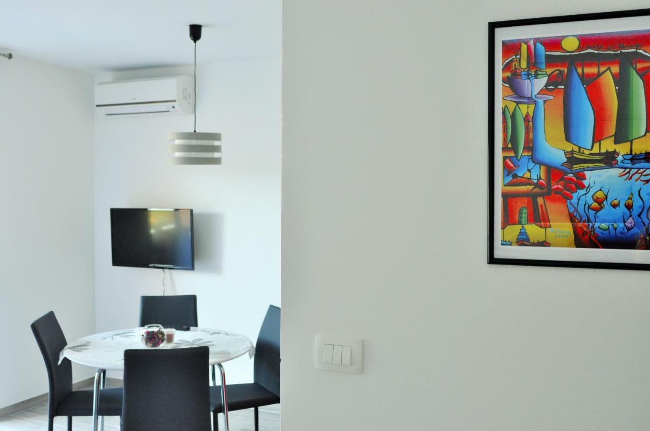 Apartments Zora 로고즈니차 외부 사진