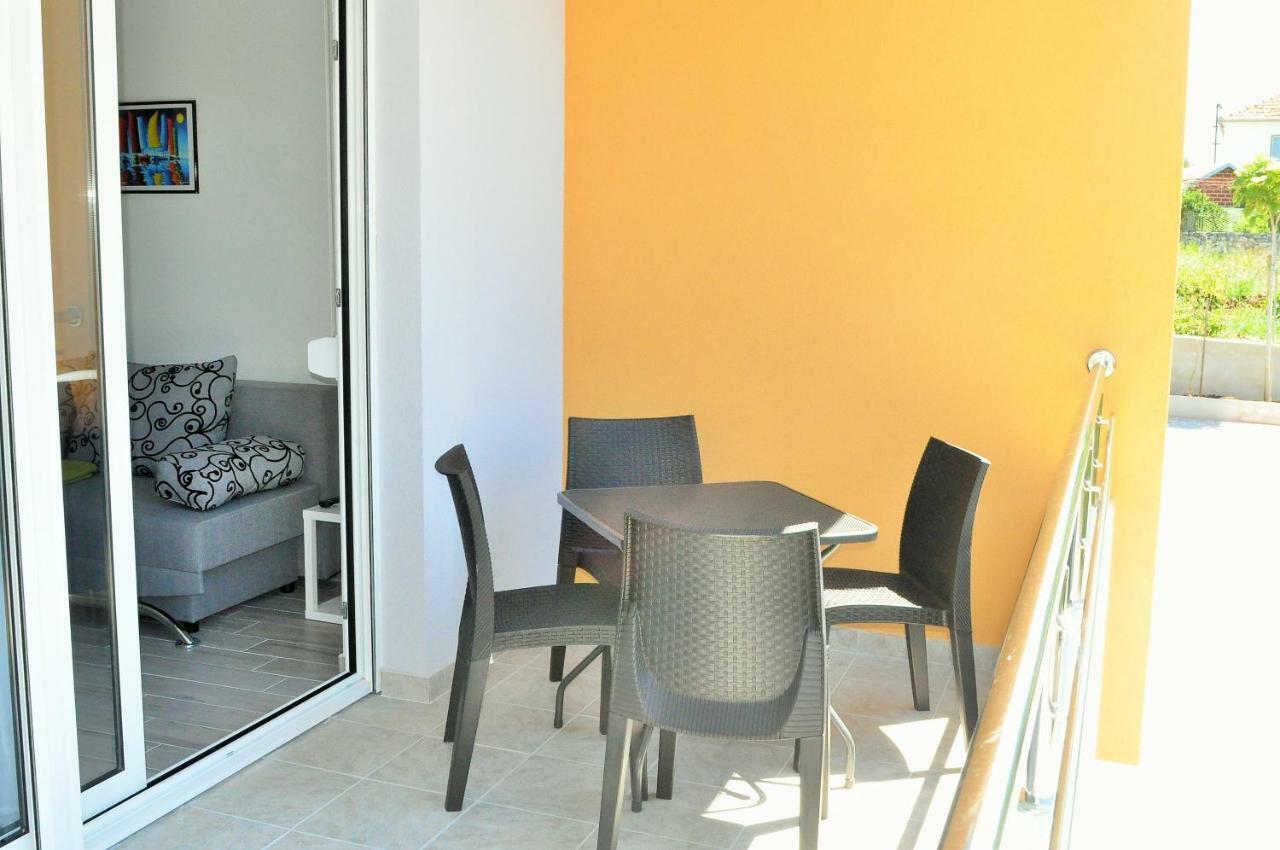 Apartments Zora 로고즈니차 외부 사진